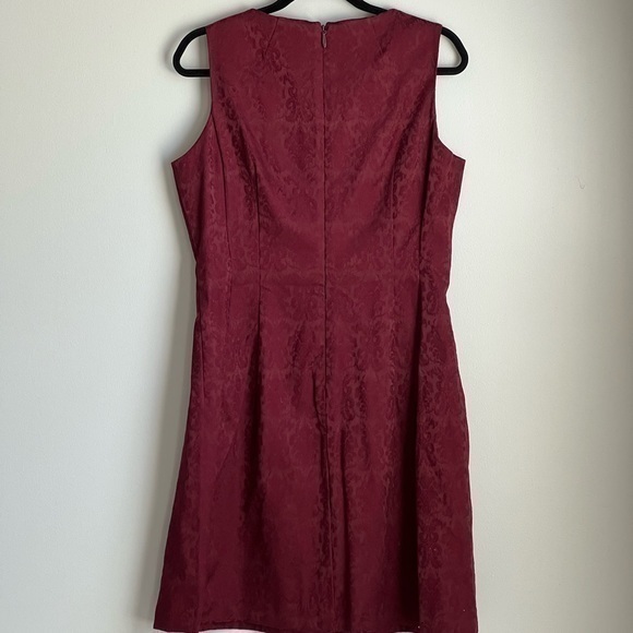 Eva Mendes New‎ York & Company Burgundy Textured Mini Dress - Picture 5 of 8